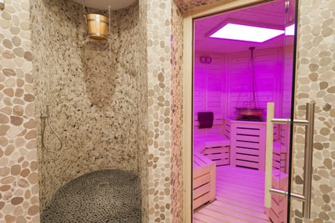 Sauna, hot tub, Turkish bath, body treatments, hot stone massages