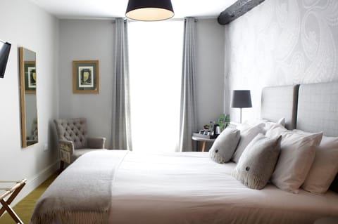 Desk, iron/ironing board, free WiFi, bed sheets