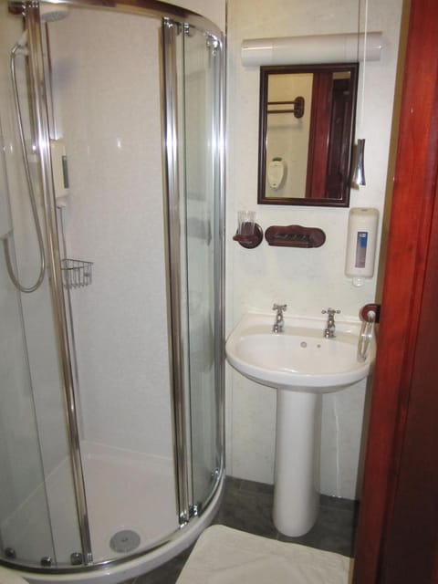 Shower, free toiletries, towels