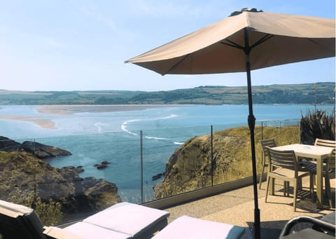 Luxury Studio Suite, 1 King Bed, Hot Tub, Sea View | Terrace/patio