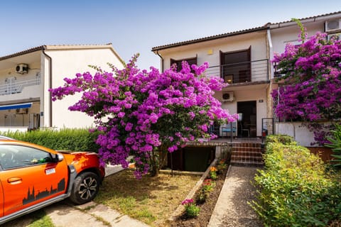 Apartment, 3 Bedrooms, Smoking, Patio | Exterior