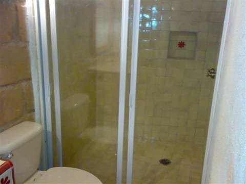 Deluxe Room, 1 Bedroom | Bathroom | Shower, free toiletries, hair dryer, bathrobes