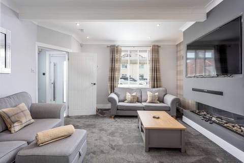 Deluxe House | Living area