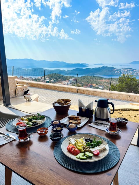 Free daily local cuisine breakfast