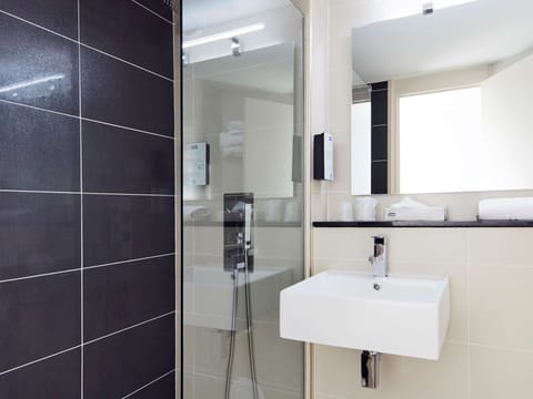 Eco-friendly toiletries, hair dryer, towels