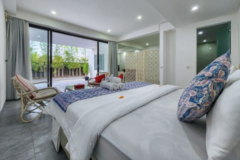 Exclusive Apartment | In-room safe, blackout drapes, iron/ironing board, free WiFi