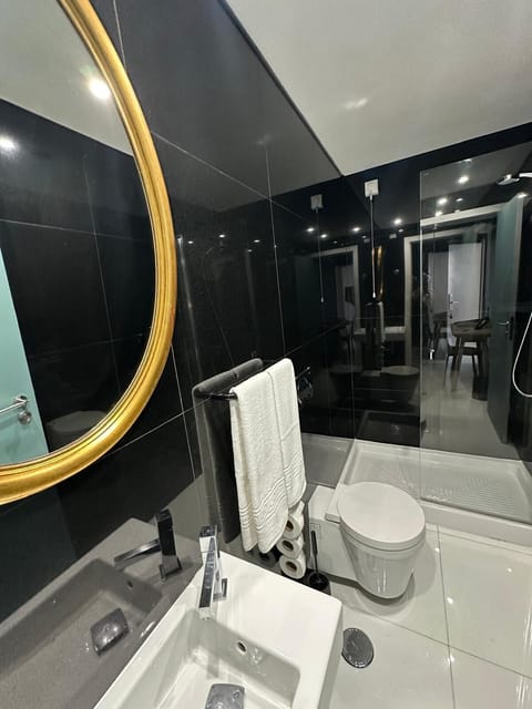 Standard Double or Twin Room, Balcony | Bathroom | Free toiletries, hair dryer, slippers, towels