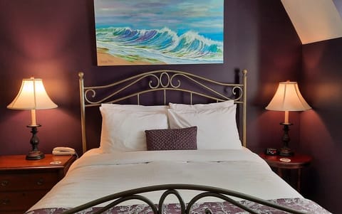 Standard Room | Hypo-allergenic bedding, down comforters, individually decorated