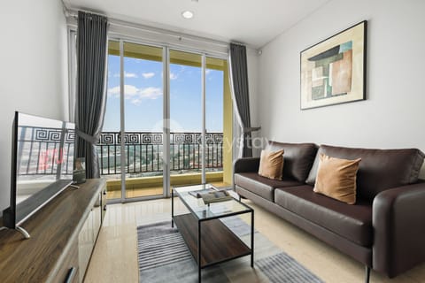 Apartment, 2 Bedrooms, City View | Living area | 43-inch Smart TV with cable channels, Netflix, streaming services