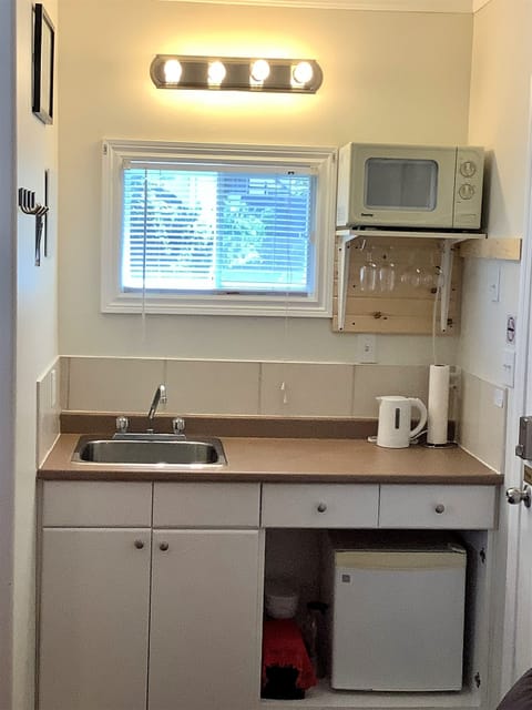 Retreat | Private kitchen | Fridge