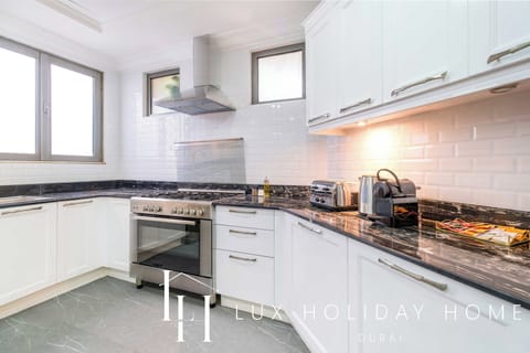 Villa, Patio, Sea View | Private kitchen | Electric kettle, toaster