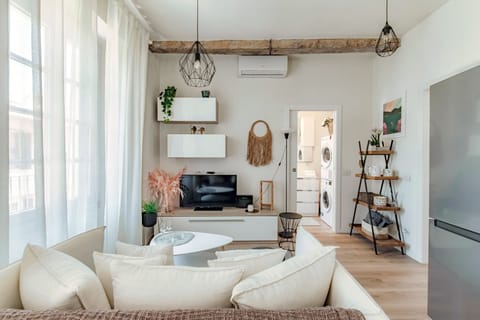 Apartment | Living area | 30-inch TV with digital channels