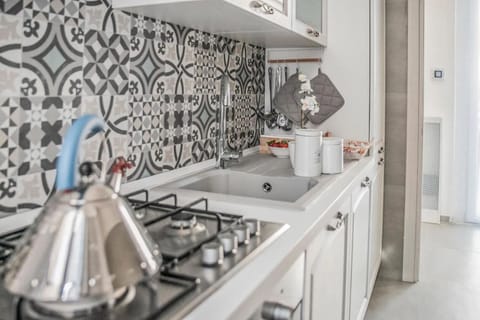 Apartment, 2 Bedrooms, City View | Private kitchen | Fridge, microwave, oven, stovetop