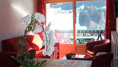 Apartment, 3 Bedrooms (Gentiane) | Living area | TV