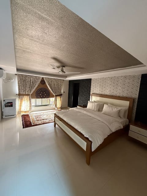 Executive Room | Desk, free WiFi