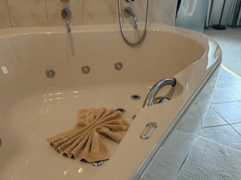 Double Room | Free WiFi