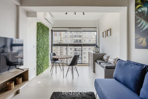 Basic Apartment | Living area | TV