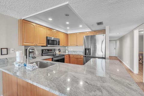 Condo, Multiple Beds (Ram Sea I 405) | Private kitchen