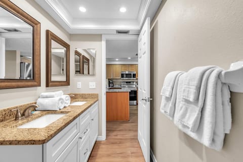 Condo, Multiple Beds (Ram Sea I 405) | Private kitchen