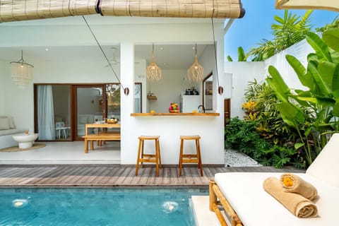 Basic Villa | Pool | Outdoor pool