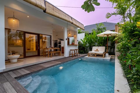 Basic Villa | Pool | Outdoor pool