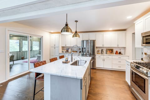 House (5 Bedrooms) | Interior