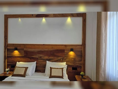 Deluxe Double Room, Balcony, Mountain View | Free WiFi
