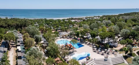 Mobile Home | Pool | Outdoor pool