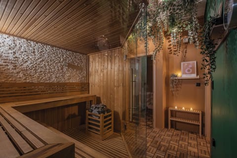Steam room 