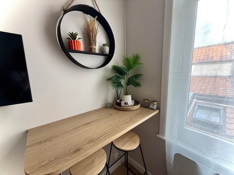 City Studio, 1 Bedroom, Non Smoking | Living area