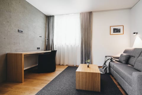 Suite, Balcony, Mountain View | Hypo-allergenic bedding, in-room safe, desk, blackout drapes