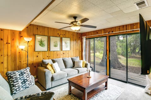 House (6 Bedrooms) | Interior