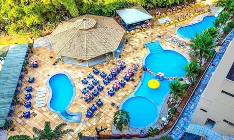 9 outdoor pools