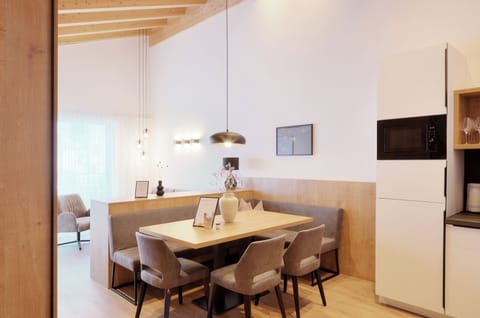 Alpenstolz 1.10 | Hypo-allergenic bedding, in-room safe, soundproofing, iron/ironing board