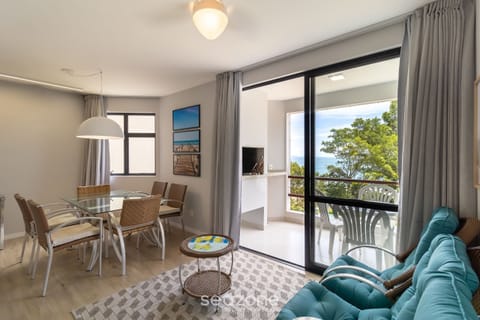 Basic Apartment | Living area | TV