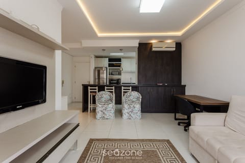 Basic Apartment | Living area