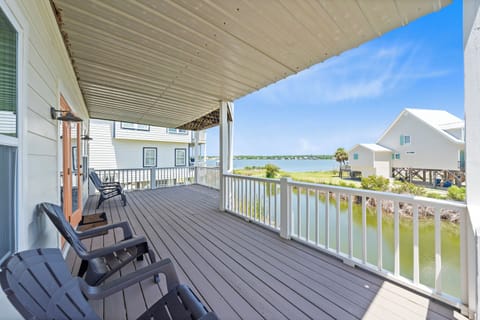 Signature House, 4 Bedrooms, Patio, Lagoon View | Terrace/patio