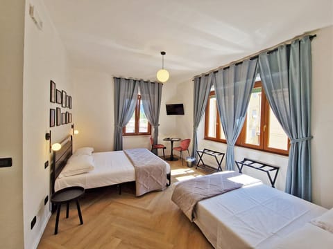 Deluxe Room | Desk, laptop workspace, free WiFi, bed sheets