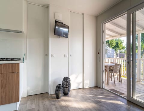 Mobile Home | Reception