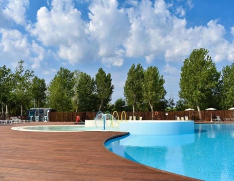Mobile Home | Pool | Outdoor pool