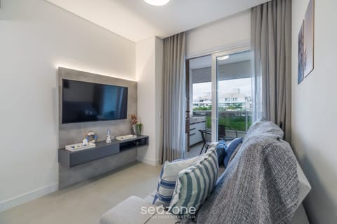 Basic Apartment | Living area