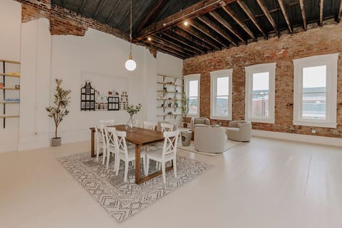 Suite, 5 Bedrooms, Kitchen | Free WiFi