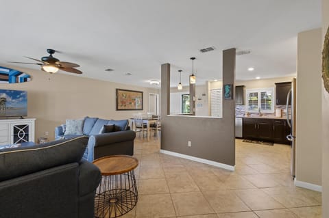 House, Multiple Beds (Pelican's Cove) | Living area