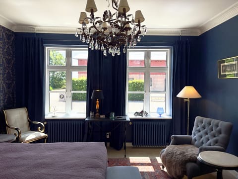 Deluxe Room, 1 King Bed | Premium bedding, individually decorated, individually furnished