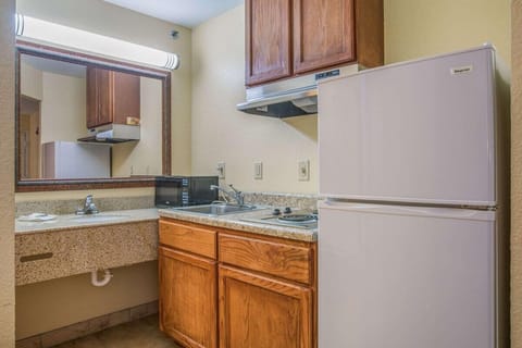 Bathtub, free toiletries, towels, soap