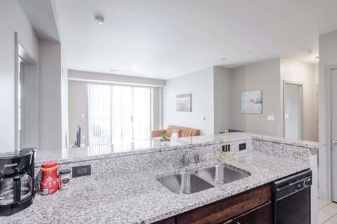 Standard Apartment (2 units) | Private kitchen | Fridge, microwave, oven, stovetop