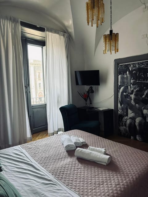 Superior Double or Twin Room, City View | Desk, iron/ironing board, WiFi