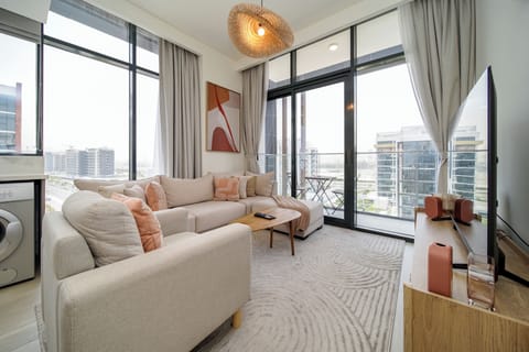 Executive Apartment, Balcony, City View | Living room | 40-inch Smart TV with digital channels