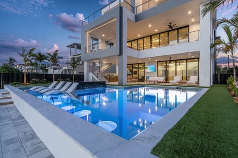 House, 6 Bedrooms | Pool | A heated pool
