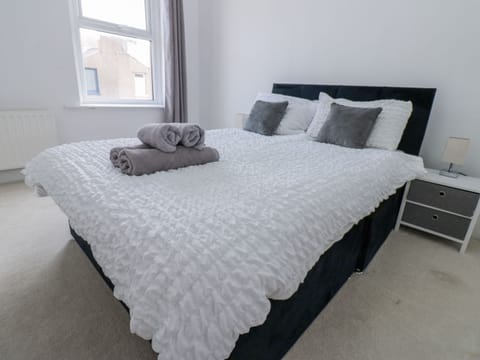 2 bedrooms, individually decorated, individually furnished, free WiFi
